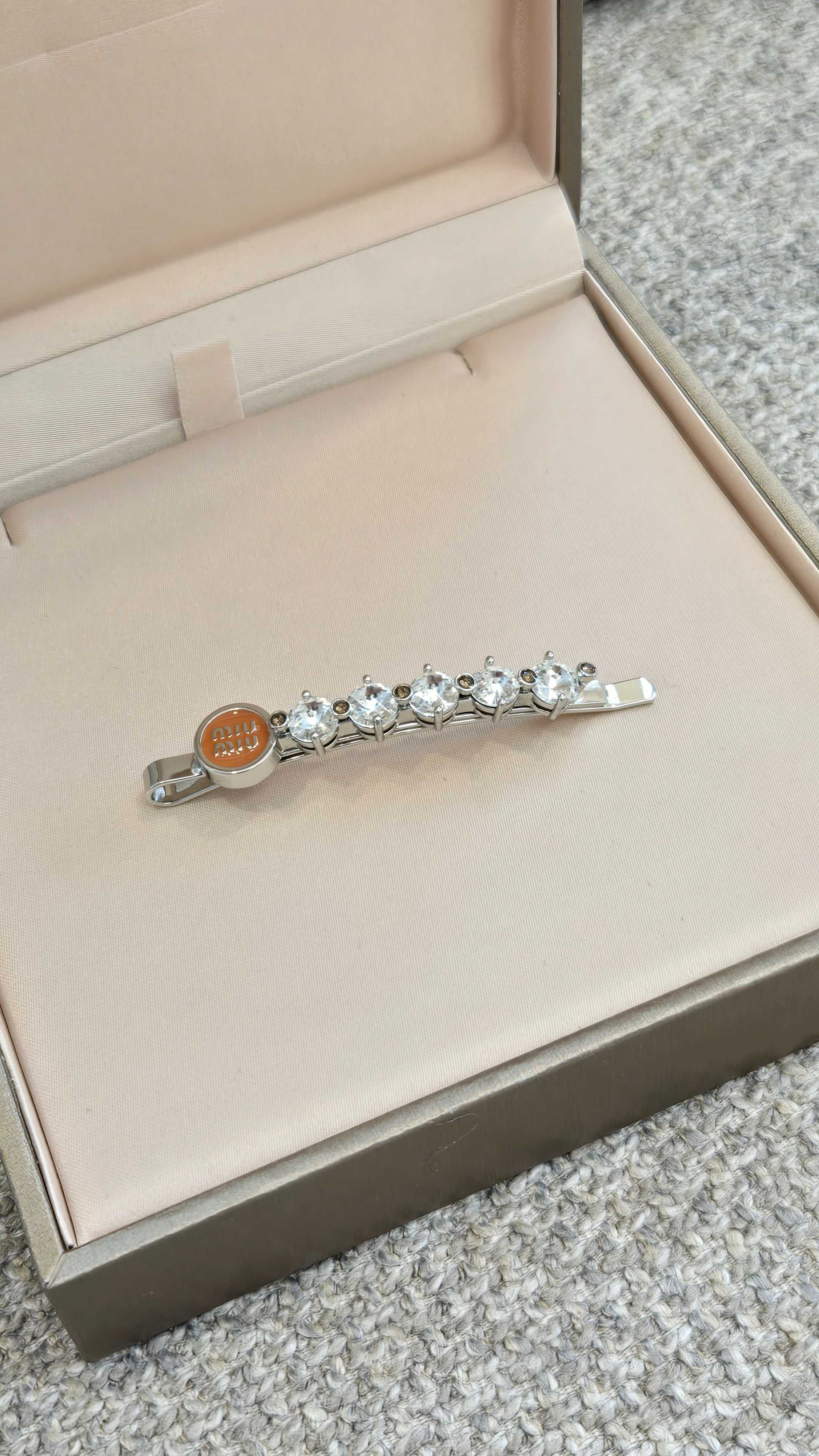 กิ๊บเสียบ m คริสตัลส้ม 