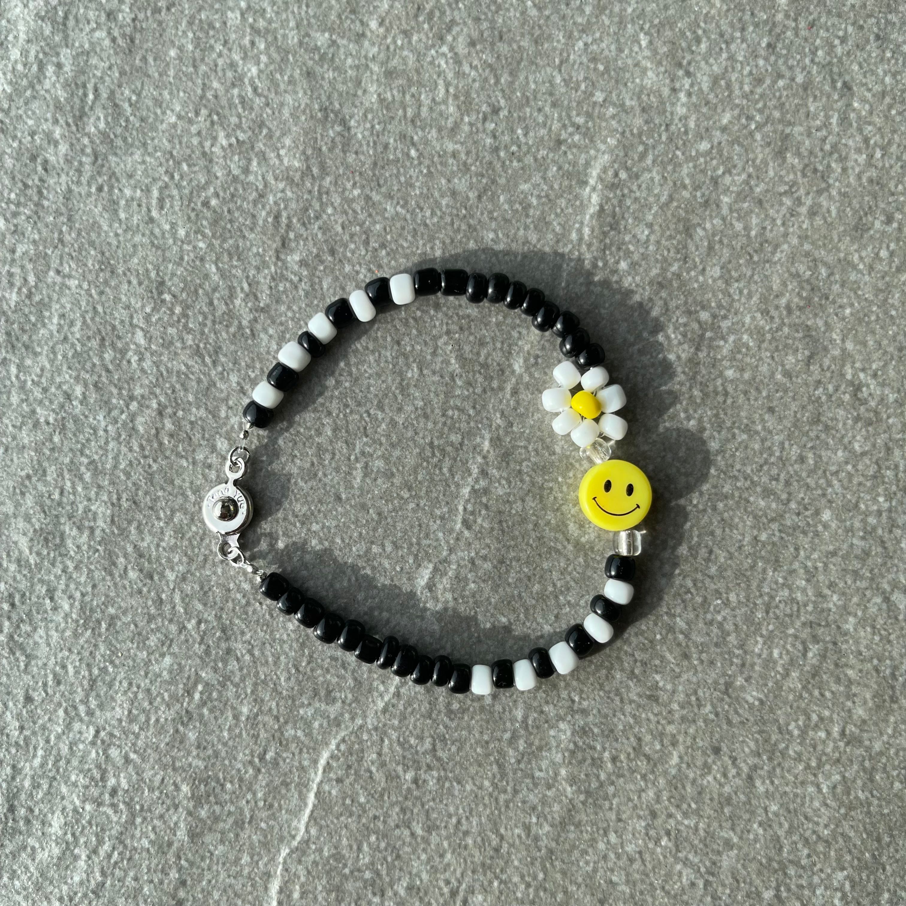 ☻︎ พร้อมส่ง ☻︎ (Ready to ship!) Smiley 😊 Bracelet