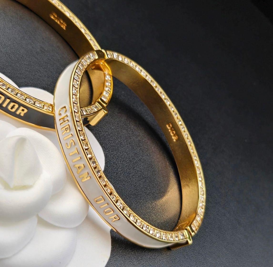 (B101/B103)กำไล dior งานท้อปเกรด รอบวงไม่เกิน 17 cm.