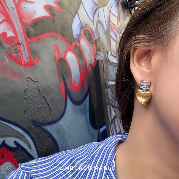 ต่างหู หัวใจ Golden Stud Earrings ต่างหูคลิป ต่างหูก้านเงินแท้ UA1014-01 Unreasonable Accessories