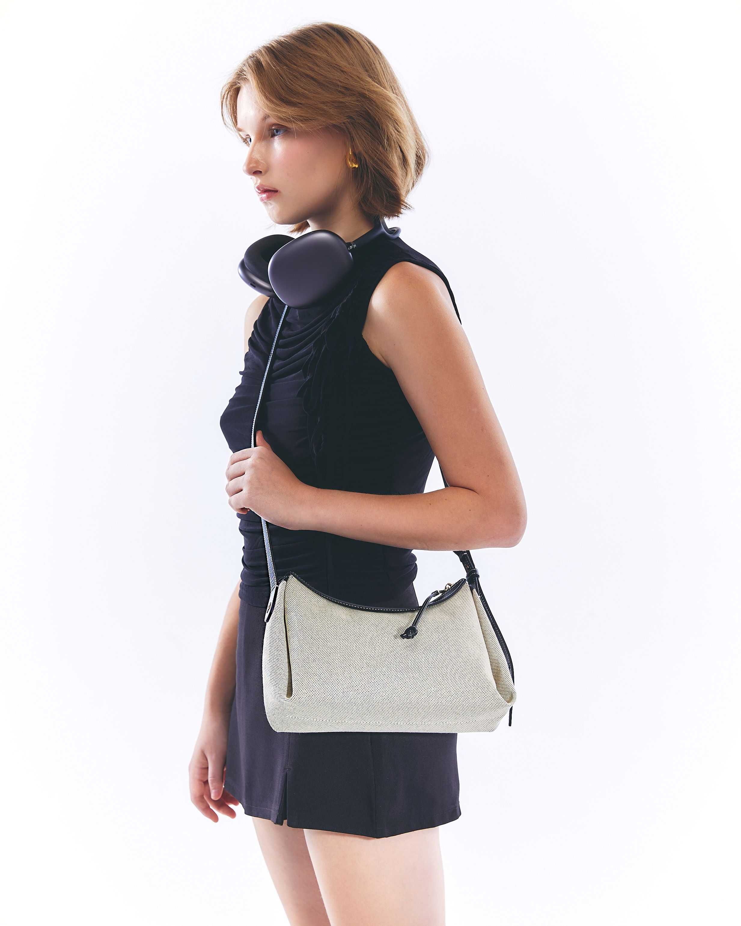 KITH SHOULDER BAG Black-Canvas