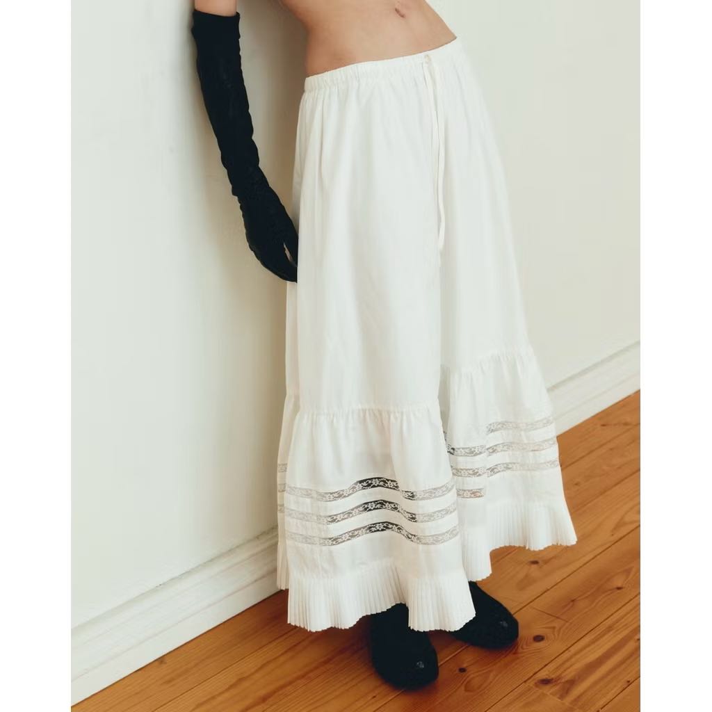 Mainecoon - CLOVER LACE HEM SKIRT