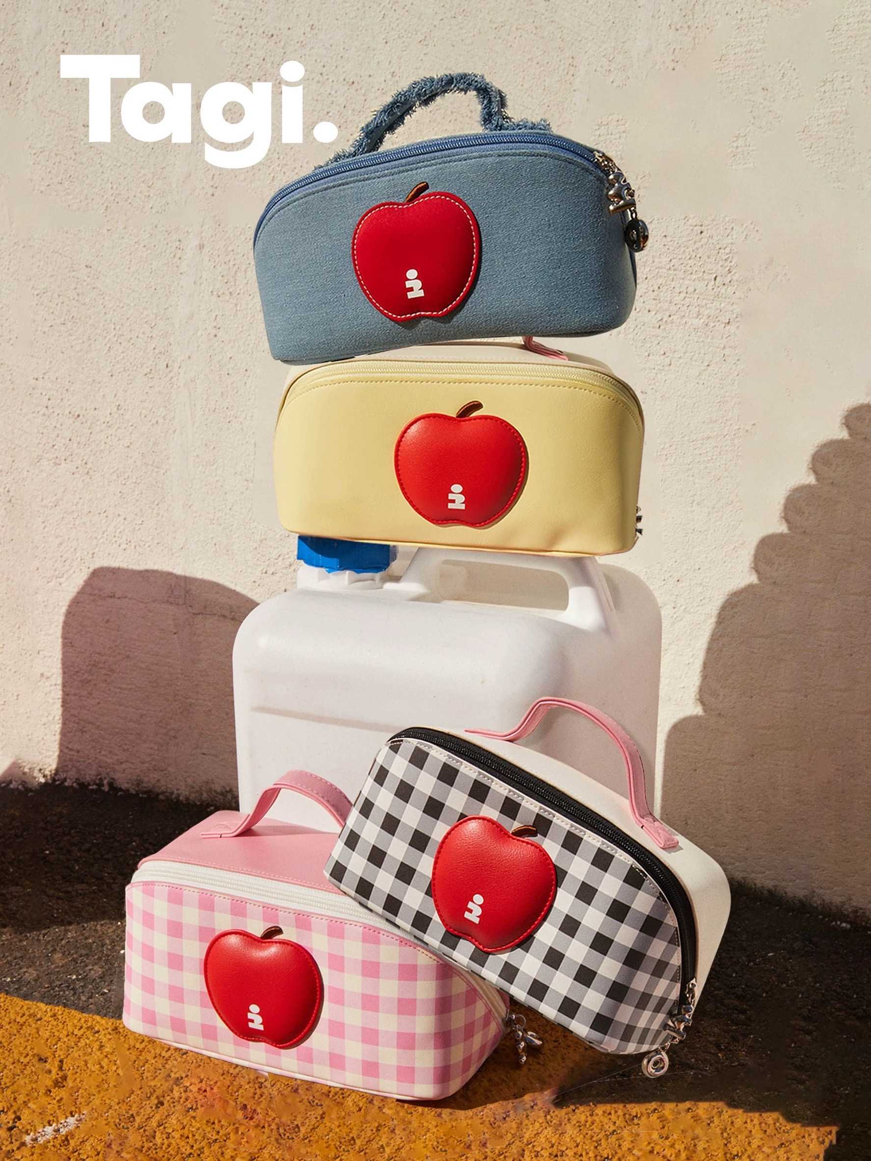 TAGi | Apple cosmetic bag (preorder 7-14 days)