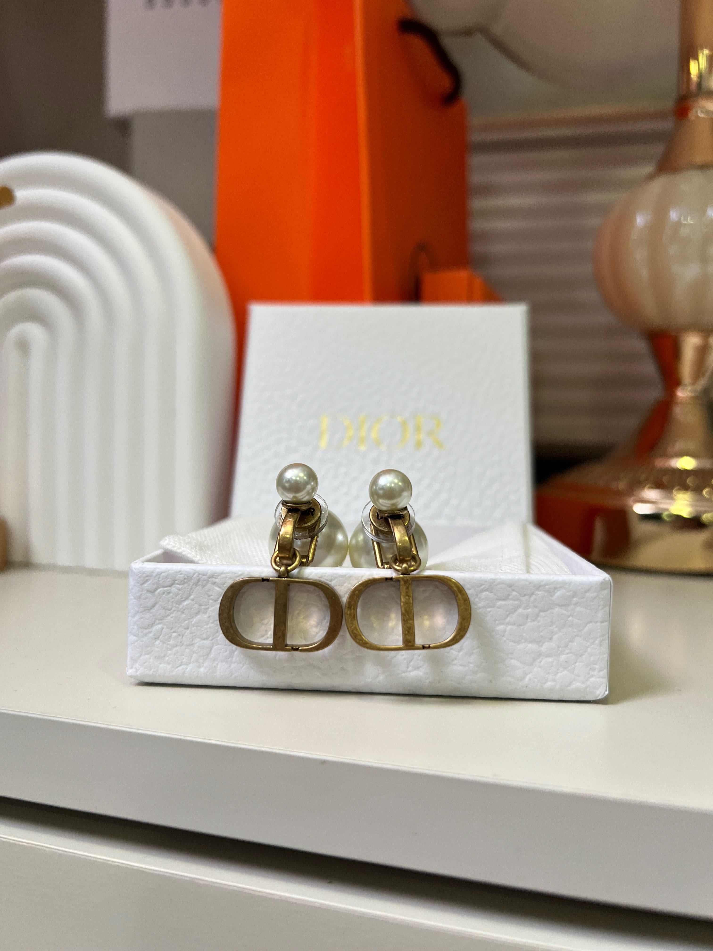 ต่างหู dior งาน 1:1 สำหรับคนไม่เจาะหู พร้อม อปก.