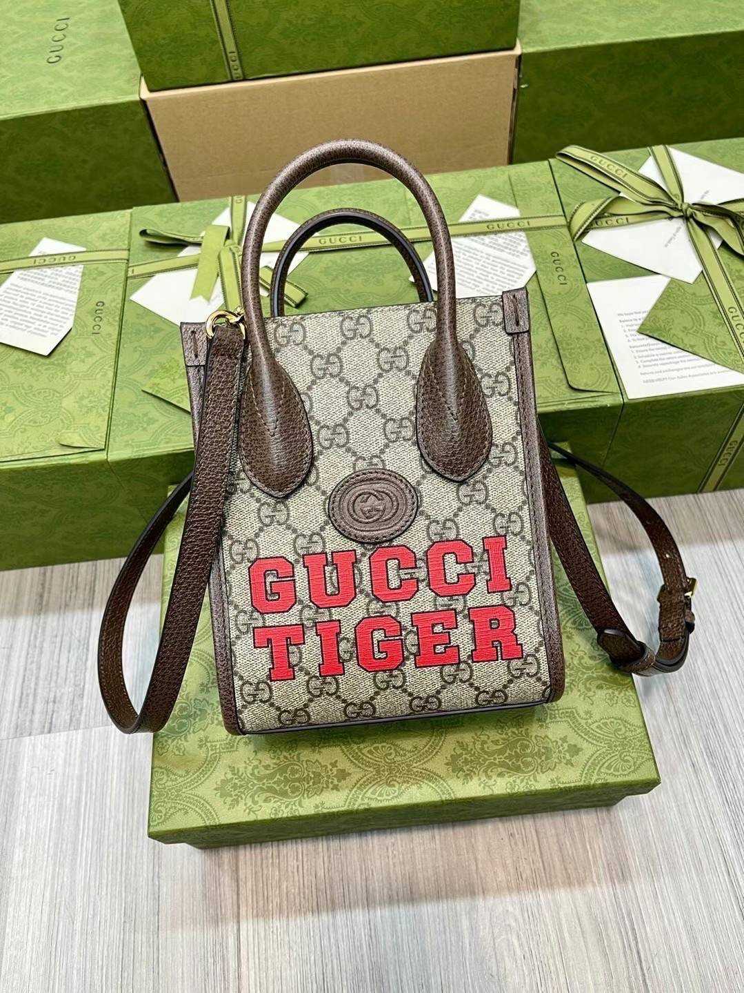( SALE ) GUCCI TIGER GG SMALL TOTE