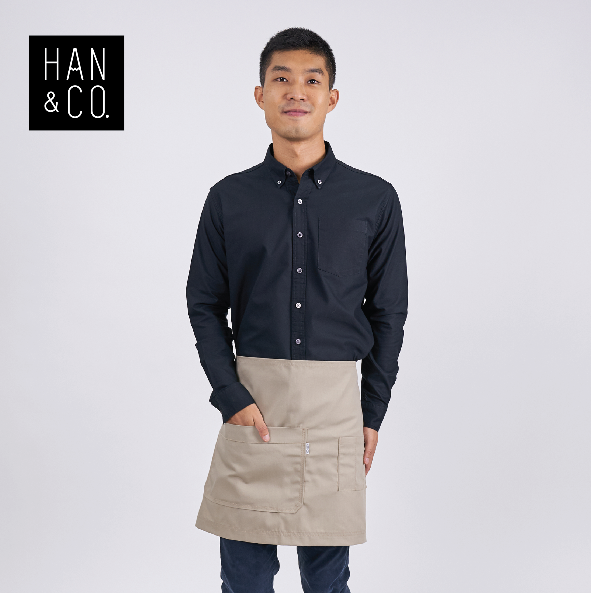 ผ้ากันเปื้อน รุ่น Motion Light Short Apron (สีกากี, Khaki)