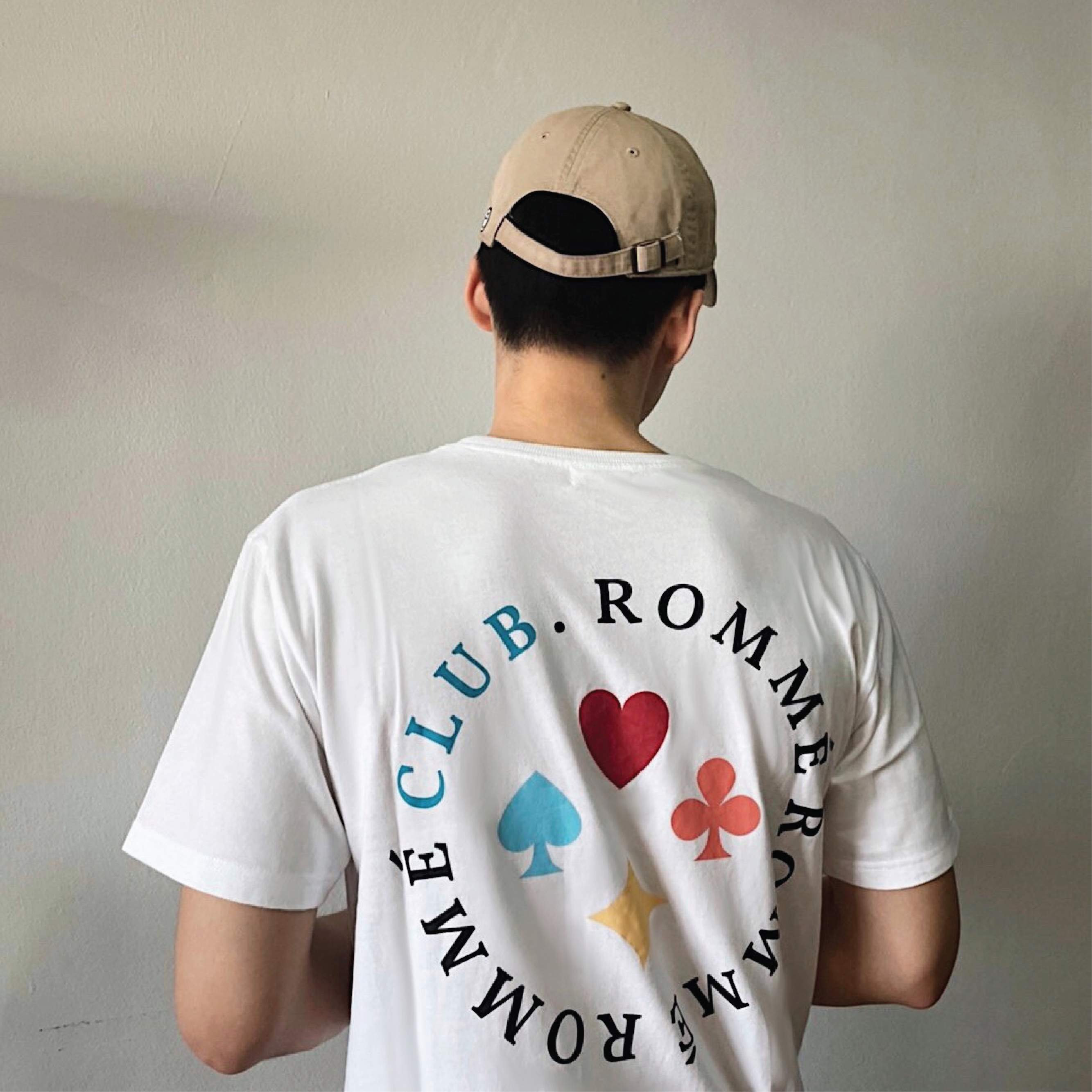 เสื้อยืด : Rommé Basic Tee