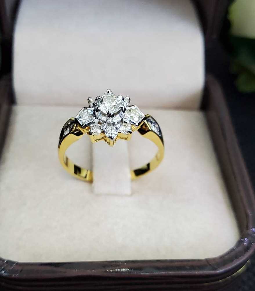 R57111 เพชรล้อมทรงดอกไม้ Limited Edition