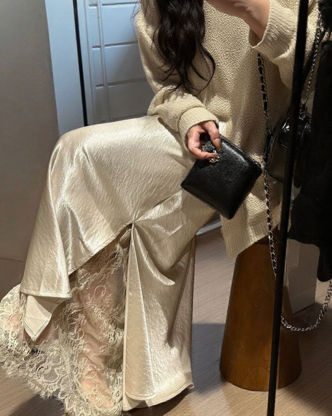 #bjSatinLaceSkirt260319 (690THB)