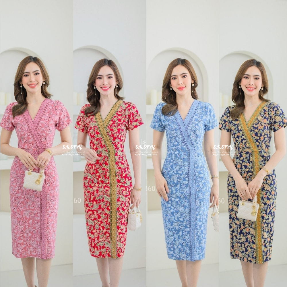 ชุดเดรสผ้า cotton พิมพ์ลายปาเต๊ะ ลายสิงคโปร์แอร์ไลน์ คอวี งานกระโปรงผ่าหน้า ยาว 42 นิ้ว อัดกาว