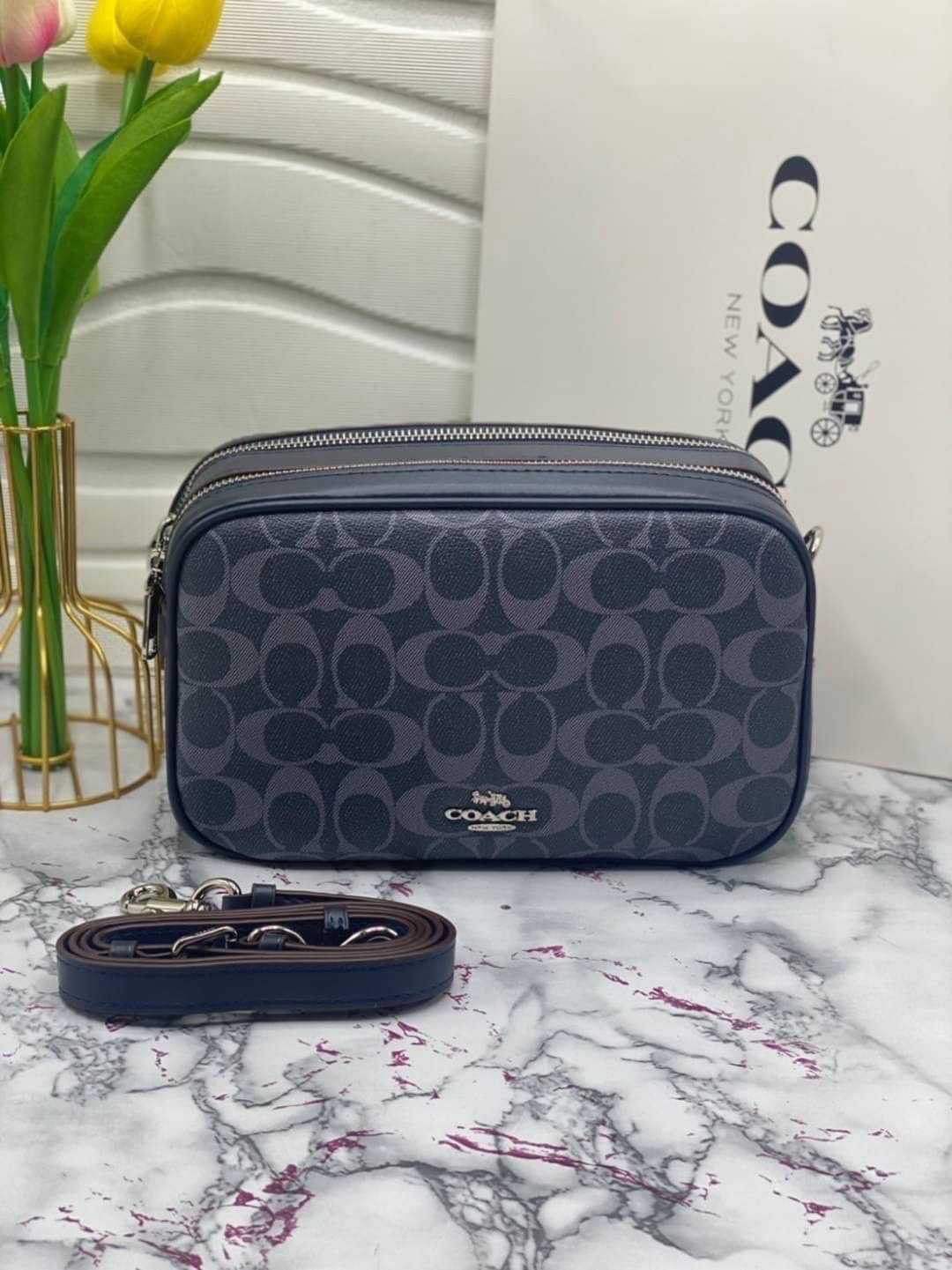 กระเป๋าสะพายCoach Jes Camera Bag In Signature Canvas สีกรมลายซี