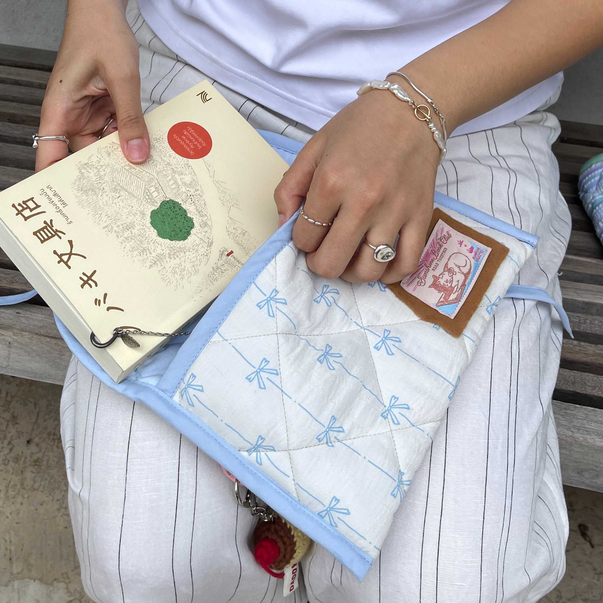 baby blue book sleeve 🩵