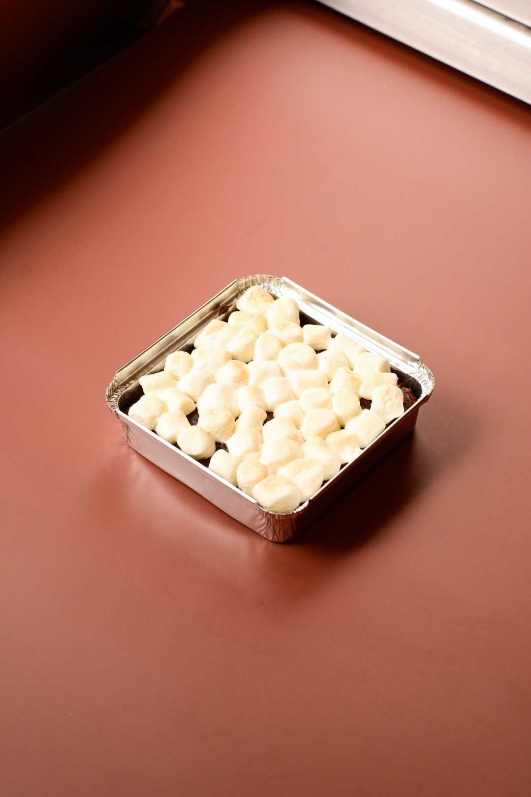 Dark Chocolate Brownie 10x10cm - Marshmallow 