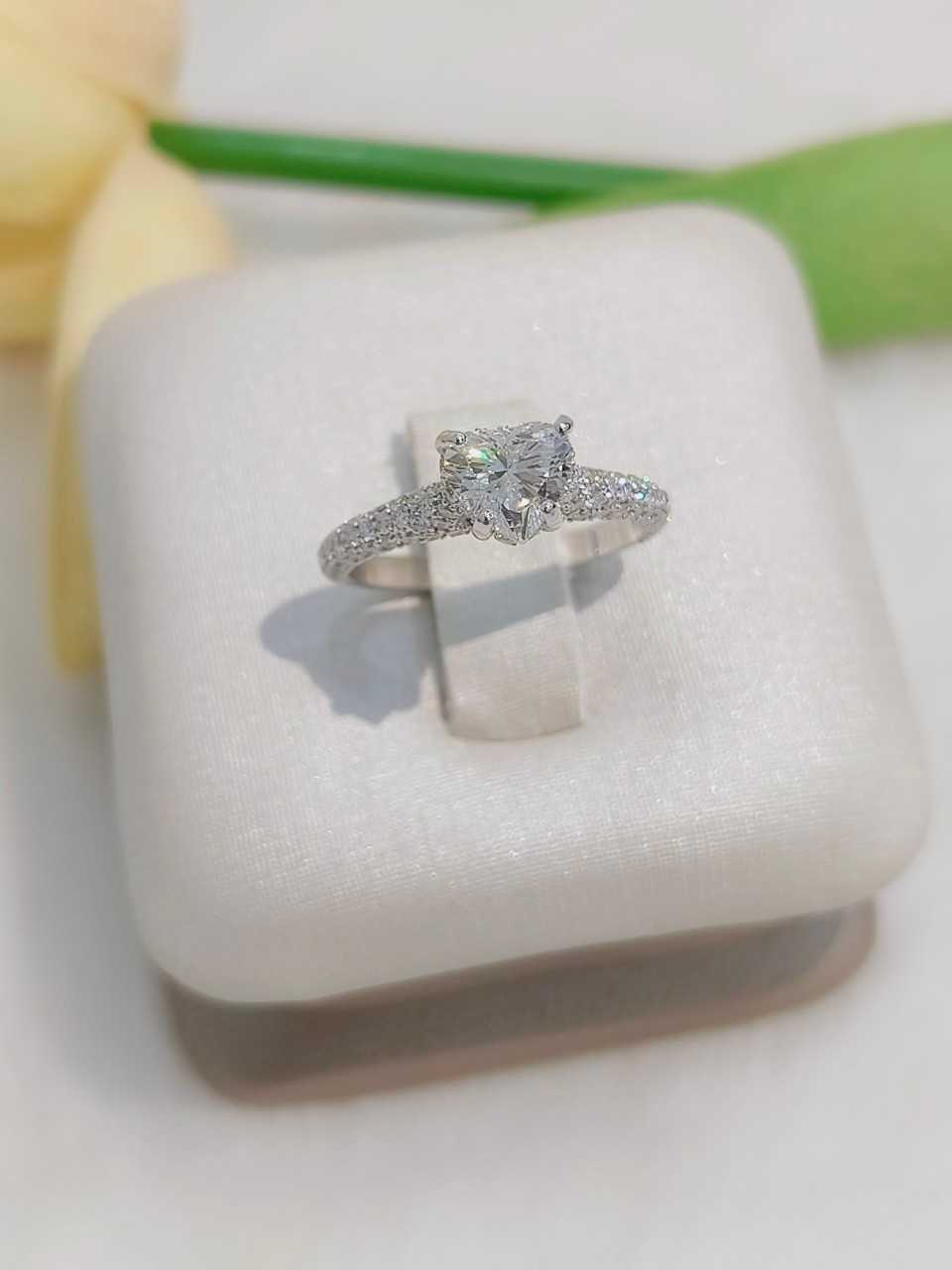 แหวนเพชรหัวใจ LG 1.03ct