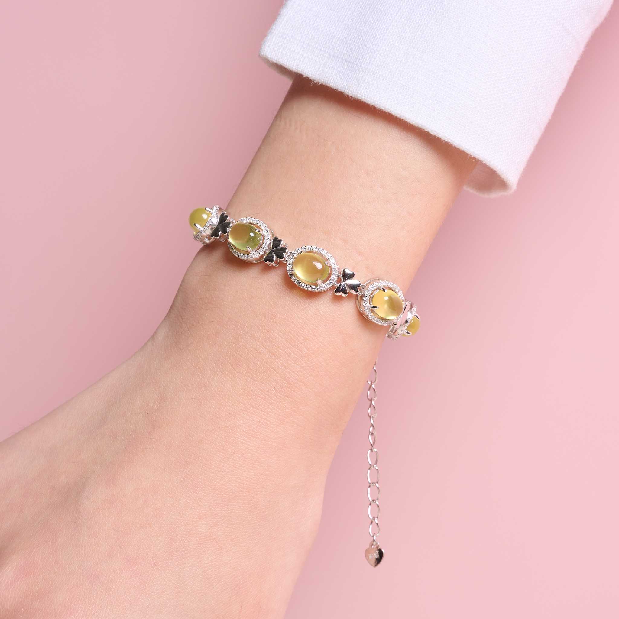 สร้อยข้อมือ Prehnite หินแห่งความรักที่ไม่มีเงื่อนไข 💚