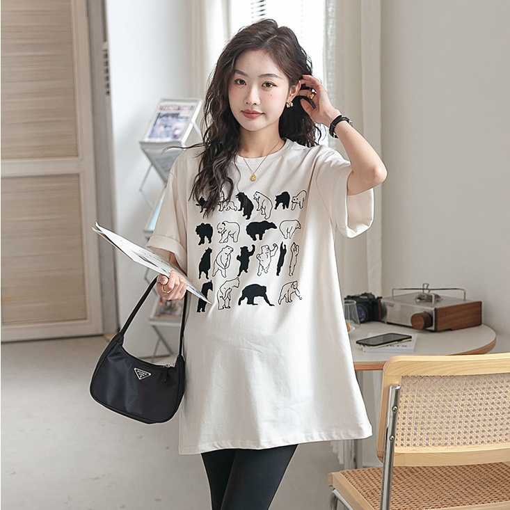 เสื้อทรง oversize โทนสีครีมลายหมีแบบเก๋น่ารักมากๆหยิบใส่ได้ตลอด งานสกรีนเรียบเนียนมากๆ