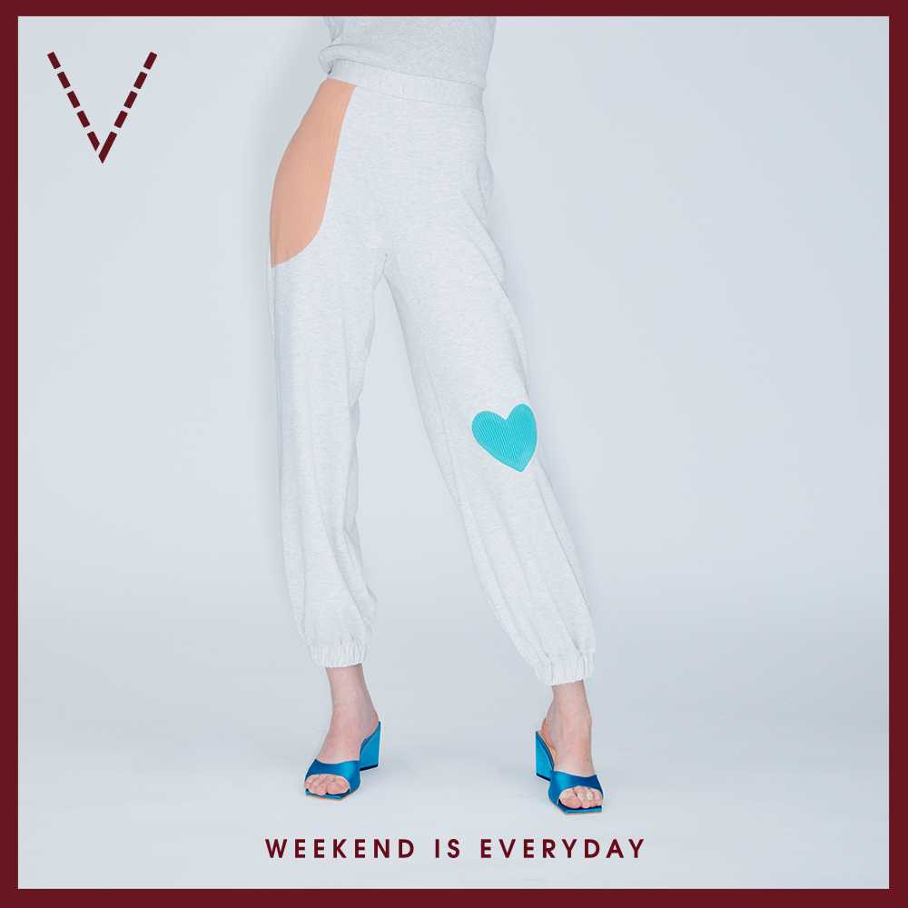 Vick's Cuffed Sweatpants with Patch Detail กางเกงขายาว จั๊มปลายขา