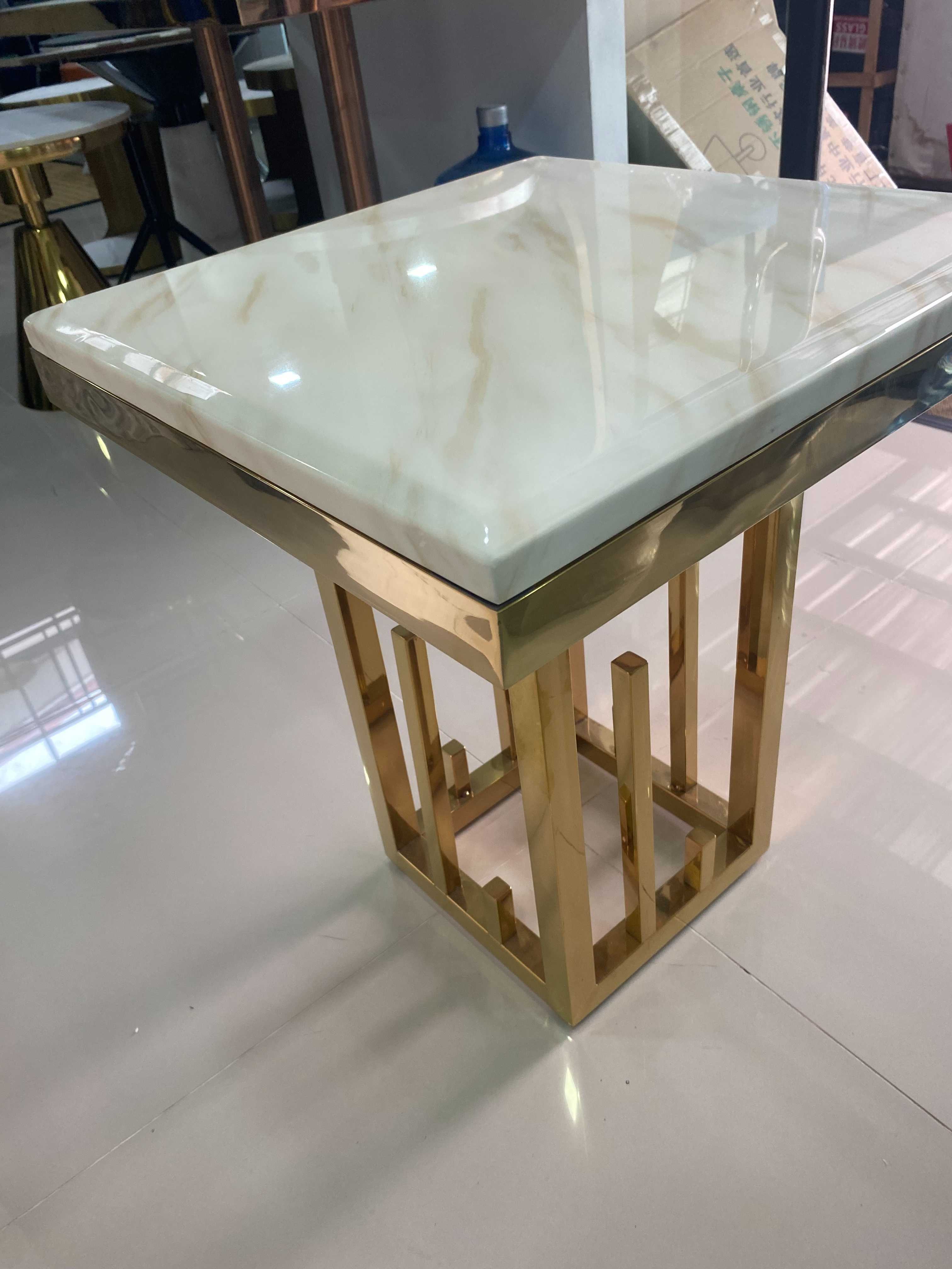 โต๊ะข้าง ขาสีทอง ท็อปหินสีขาว50x50xH50cm