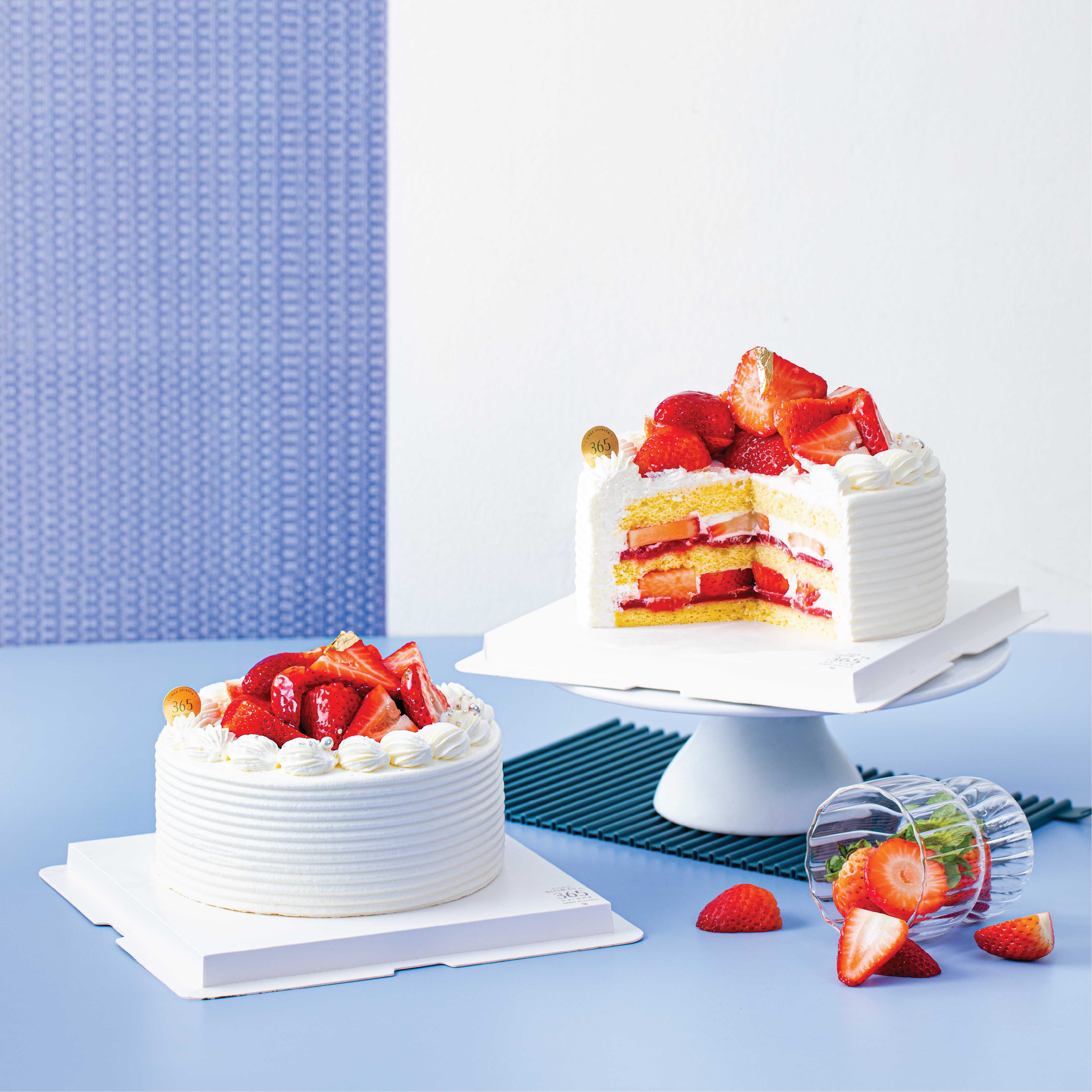 3P Strawberry Signature Birthday cake ストロベリーシグネチャーバースディーケーキ