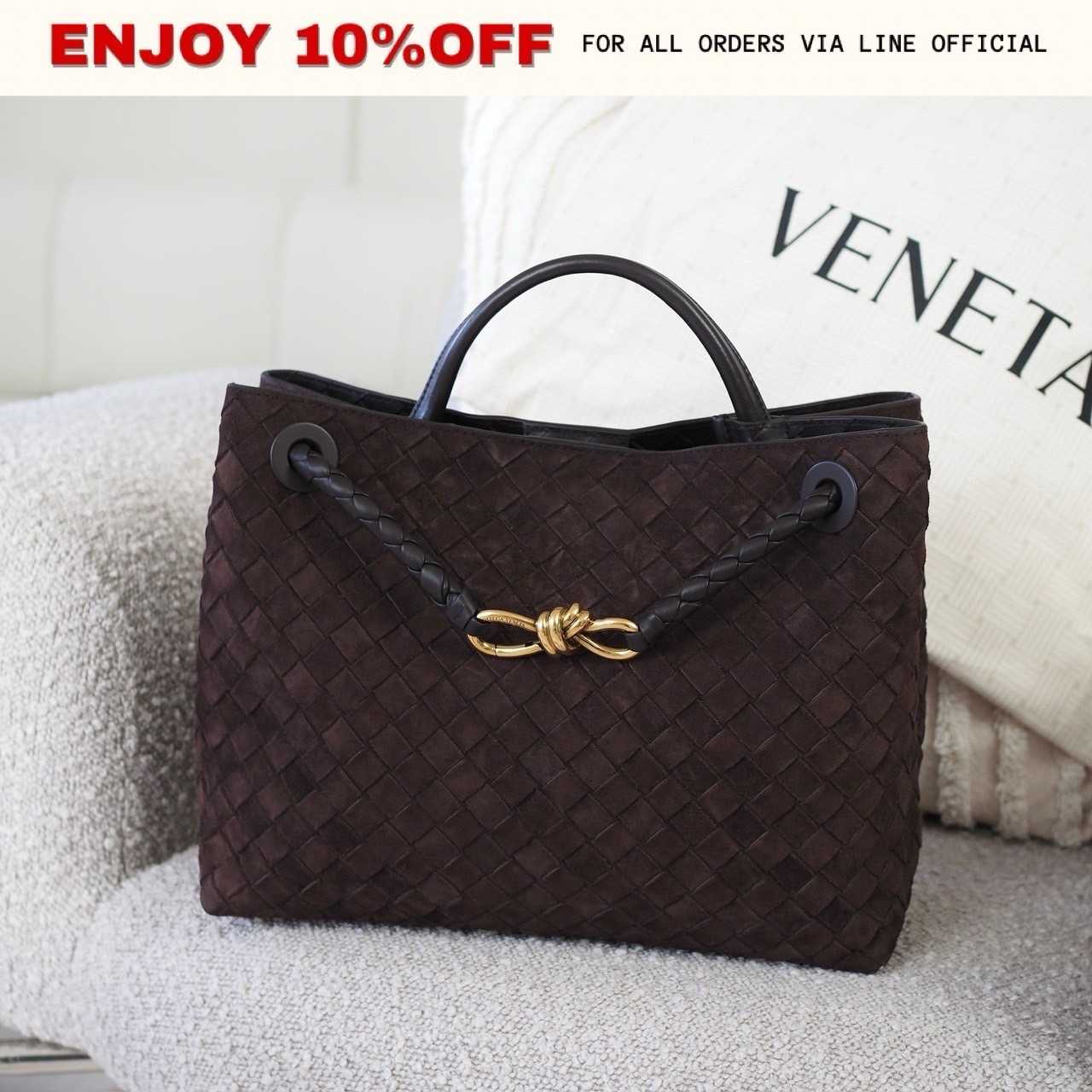 NEW! BOTTEGA VENETA Medium Andiamo Suede สี Fondant GHW | Bag