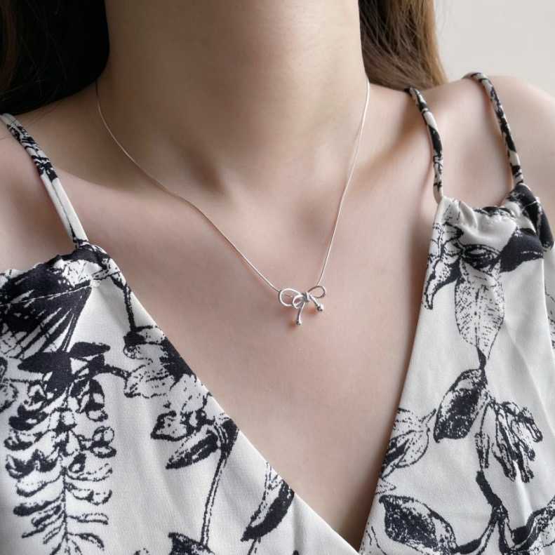 [พร้อมส่ง] 🎀 สร้อยคอมินิมอล มาพร้อม จี้โบว์ | QG039