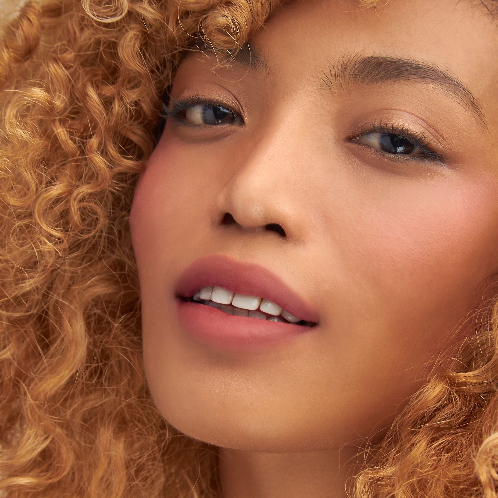Issy & Co Lip Mousse in Fiancee