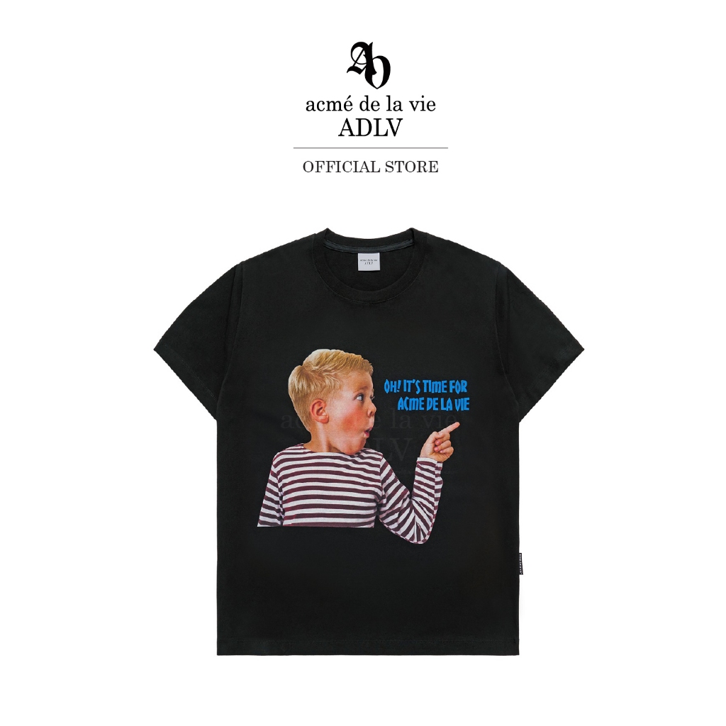 ADLV [acme de la vie] เสื้อยืด Oversize รุ่น Finger-Pointing Lettering Baby Face Short SleeveT-Shirt