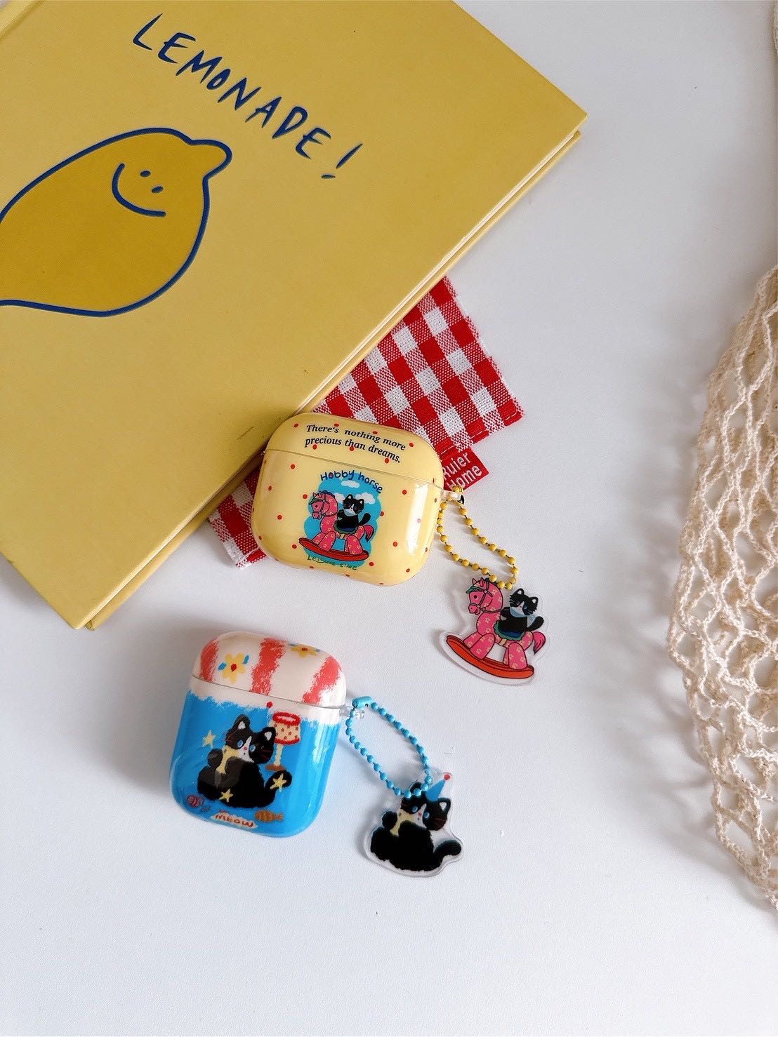 เคสแอร์พอด MEOW HOBBY มี 2 แบบให้เลือก