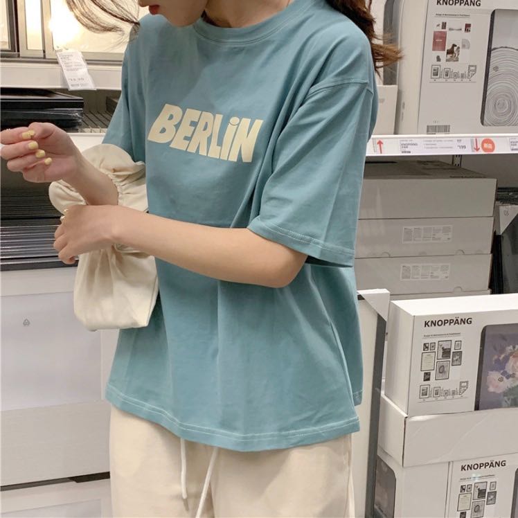 T-shirt Berlin สีฟ้า