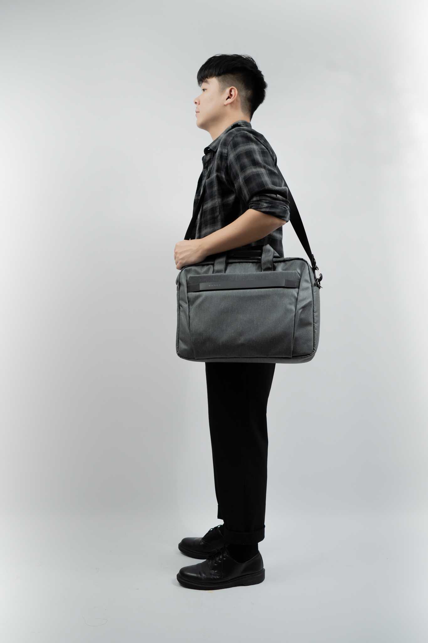 BAGSBIRD รุ่น BC15กระเป๋าโน้ตบุ้ค สูงสุด 15.6 นิ้ว มีช่องถึง 3 ช่องซิปพร้อมsoftcaseหนานุ่ม ปกป้อง