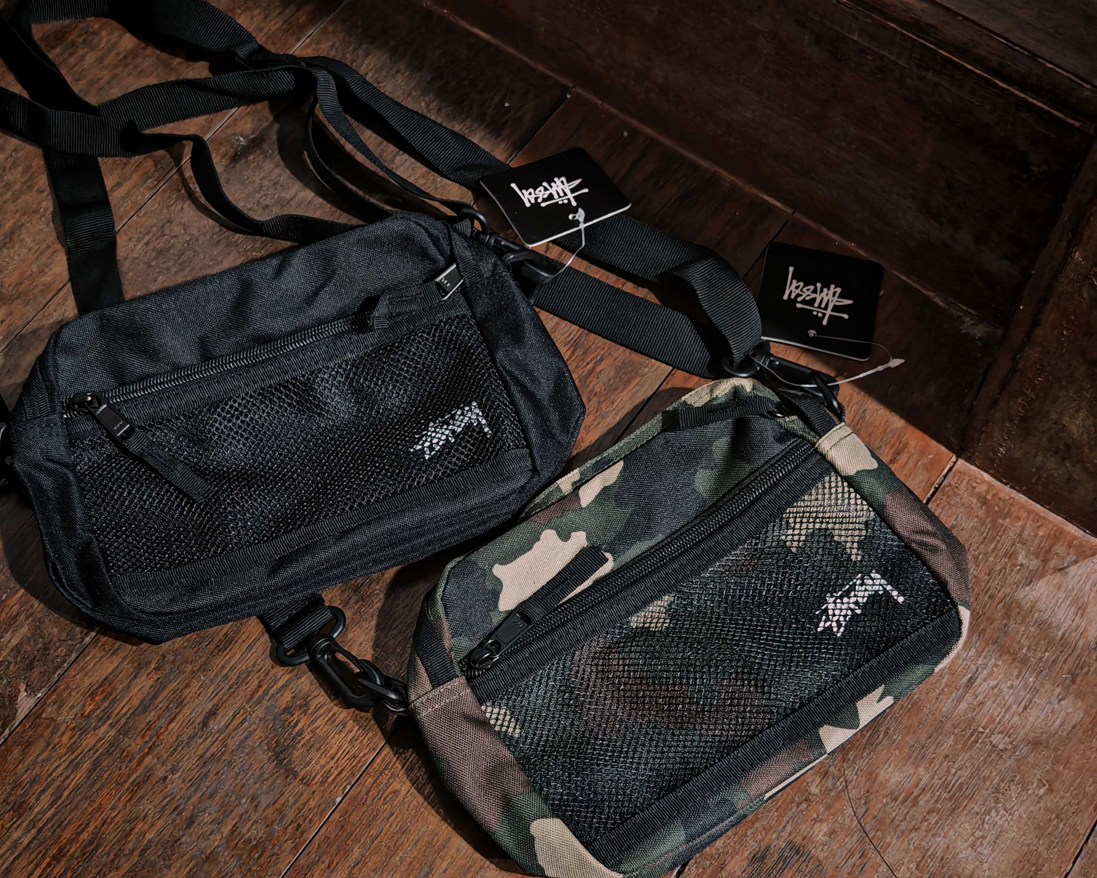 (สินค้าพร้อมส่งลายทหาร) Stussy Middle Sling Bag in Black /Camo