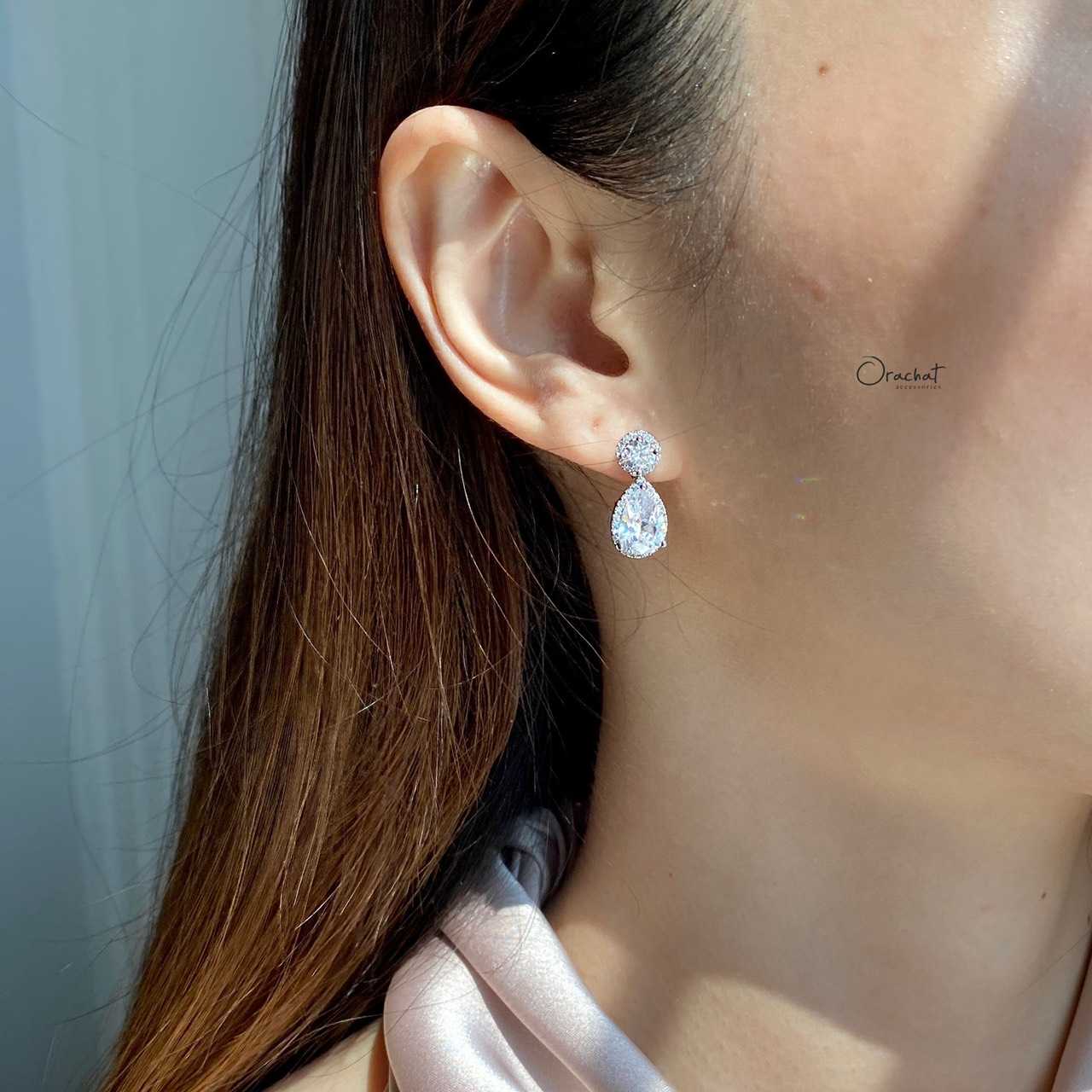 (ส่งฟรี) Brightly drop earrings. (ต่างหูห้อยสั้น งานชุบทองคำขาว เพชร CZ ทรงหยดน้ำ สวย หรู ดูแพง)