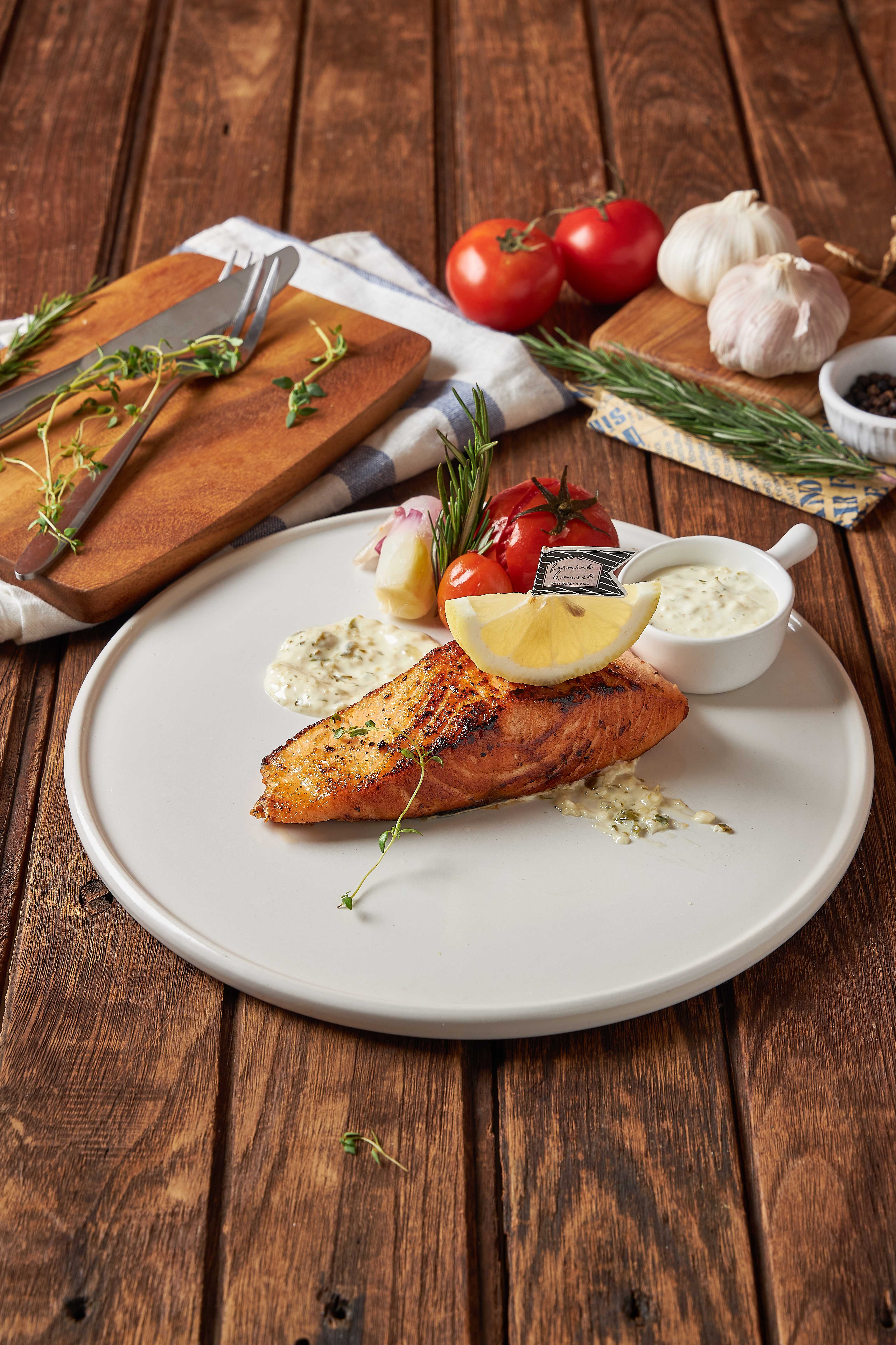 Steak - Salmon สเต็กแซลม่อน (แนะนำ)