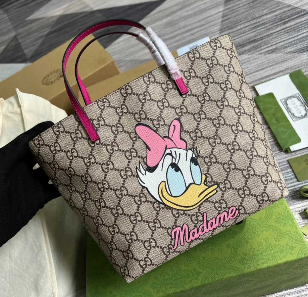 ( SALE ) Gucci x Disney ( Daisy Duck )