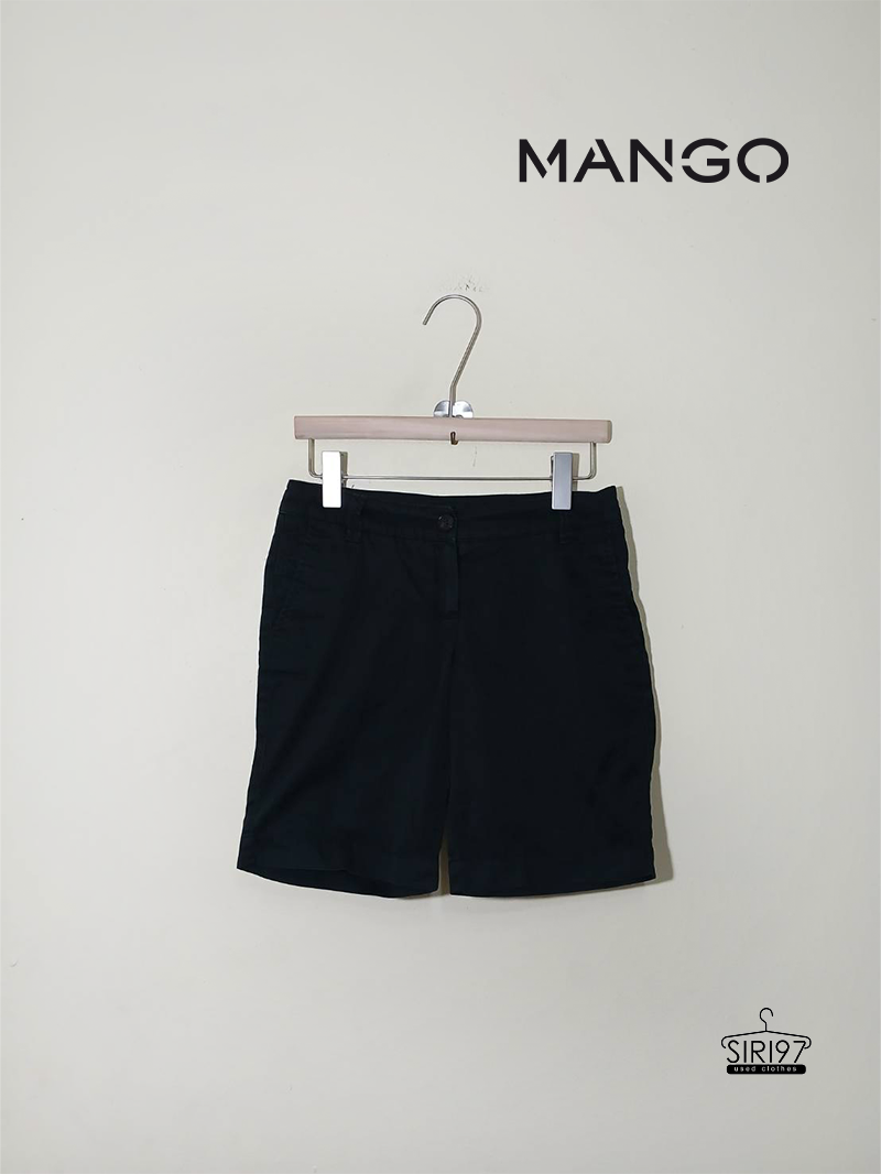 กางเกงขาสั้น MNG Mango สีดำ สภาพ 85%   มีสีดรอปลงเล็กน้อย