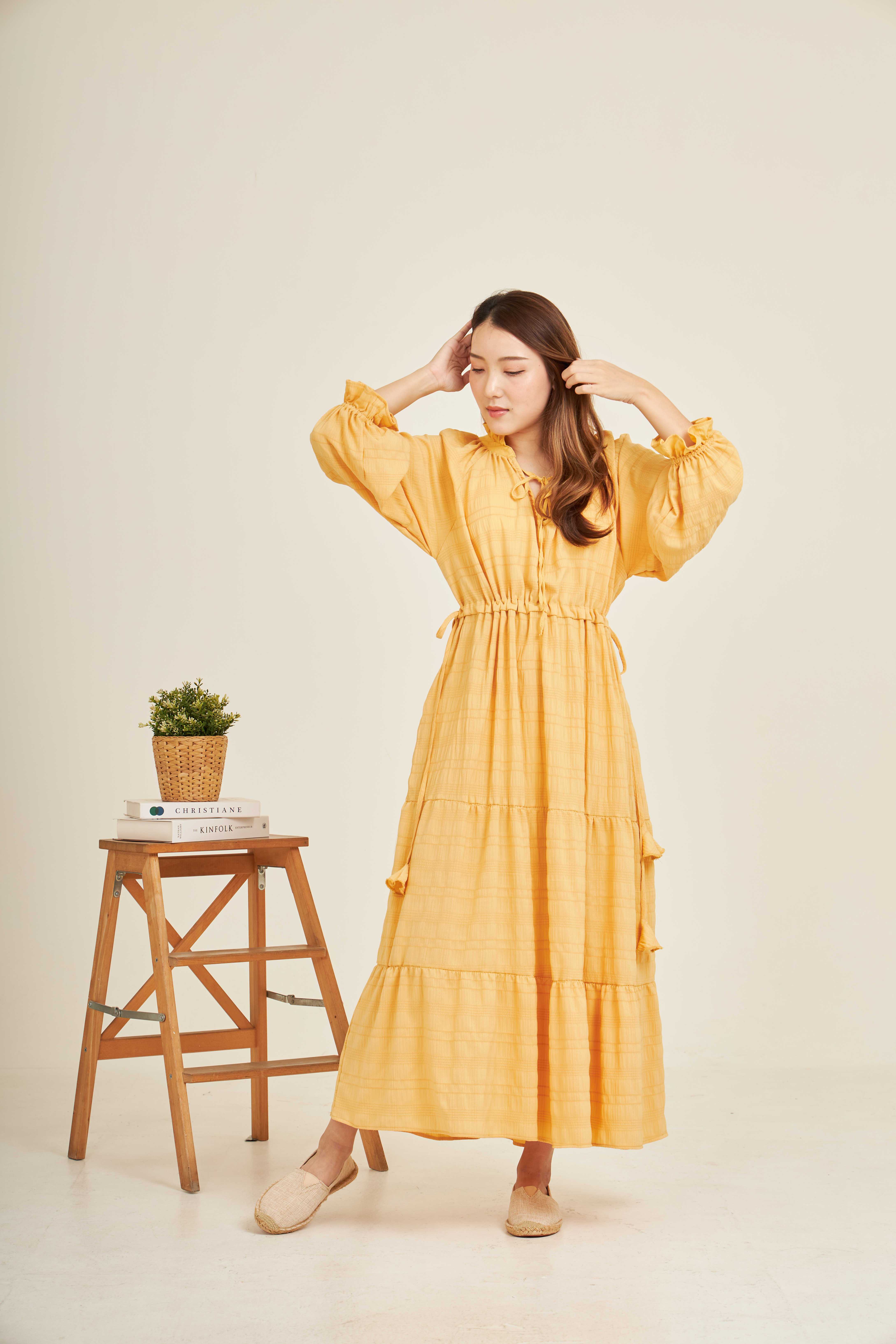 BUALOY - Ruffle design long dress เดรสยาวชายระบาย