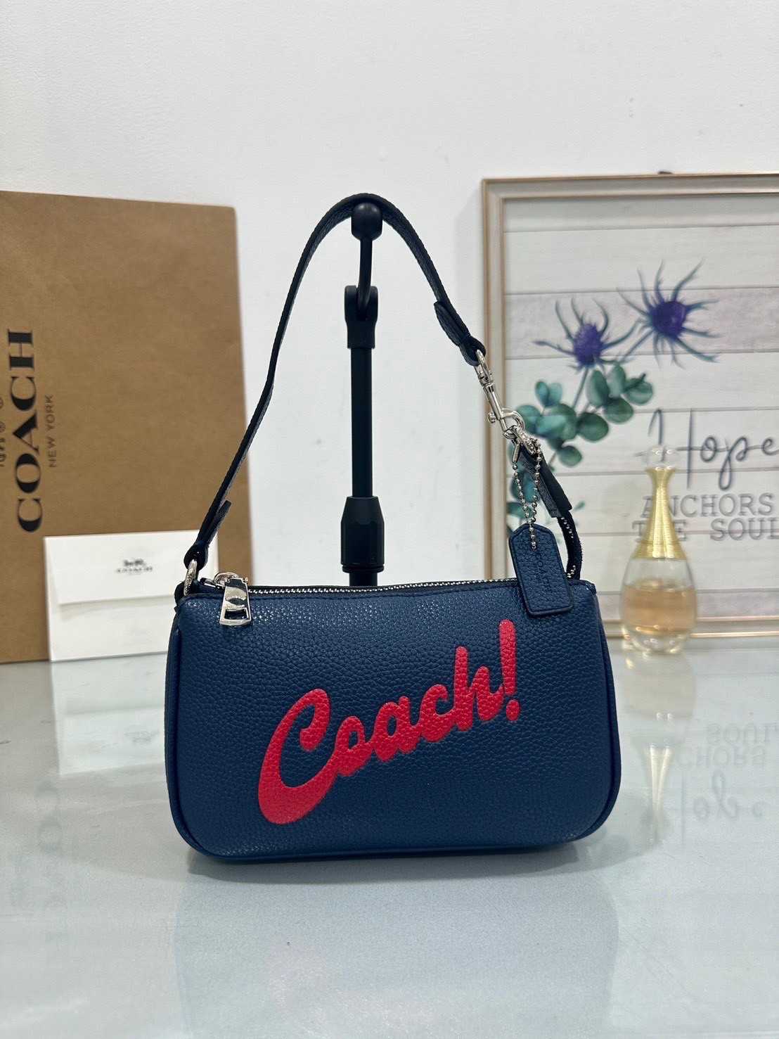 กระเป๋าสะพายขนาดกะทัดรัด Coach Nolita 19  CU197 CU250 CU251 