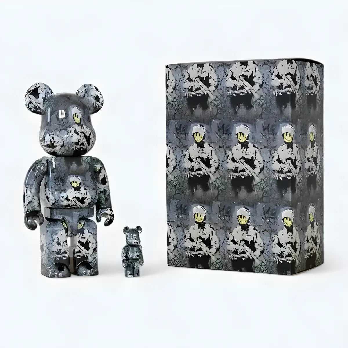 Be@rbrick Banksy Riot 100%+400%