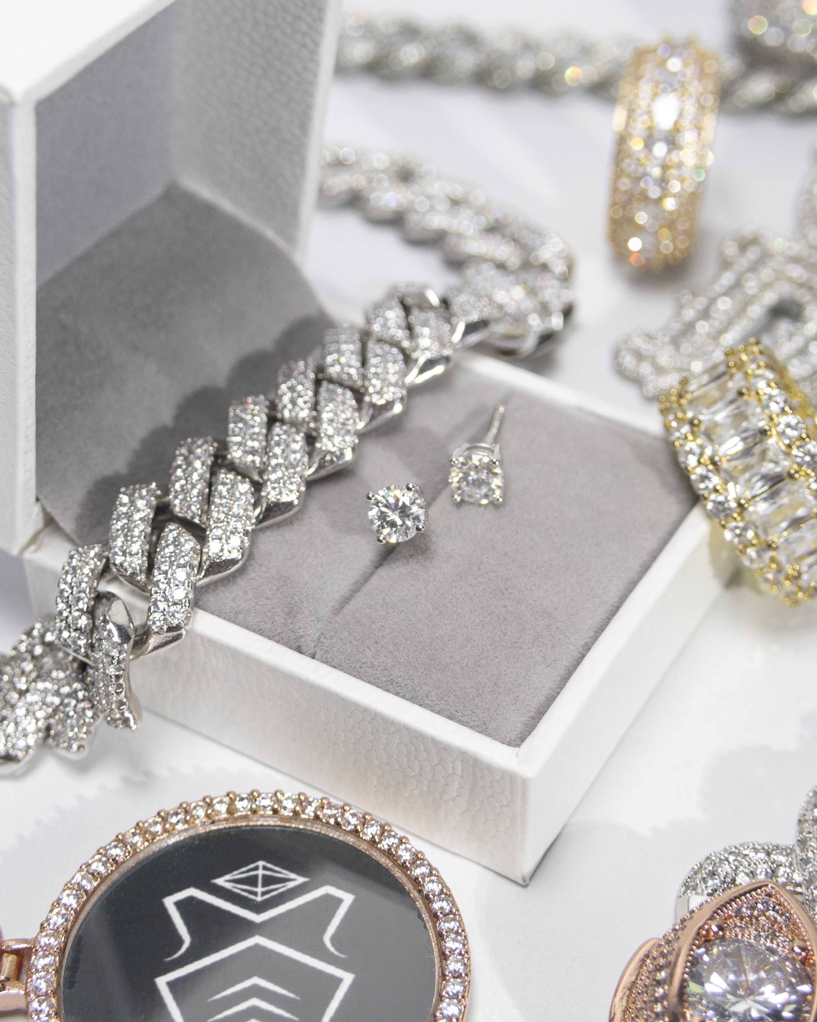 ต่างหู EM01s5 VVS 5mm (0.5 กะรัต) Single Diamond