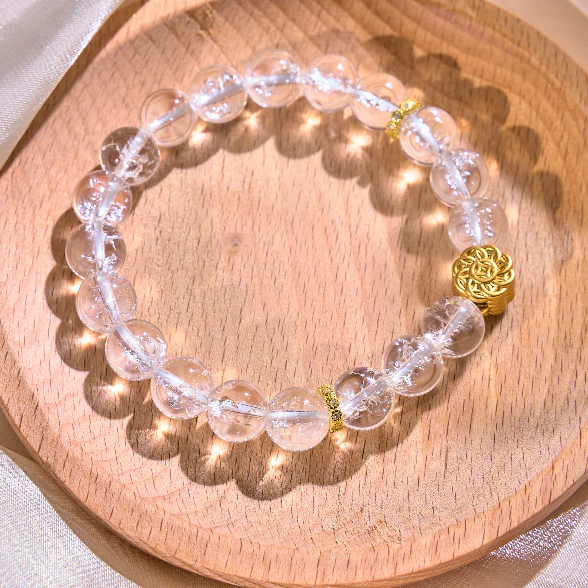 กำไลหินปกป้องคุ้มครองให้รอดพ้นจากภัยอันตราย และนำความสุขมาให้ 🤍 Rainbow Clear Quartz