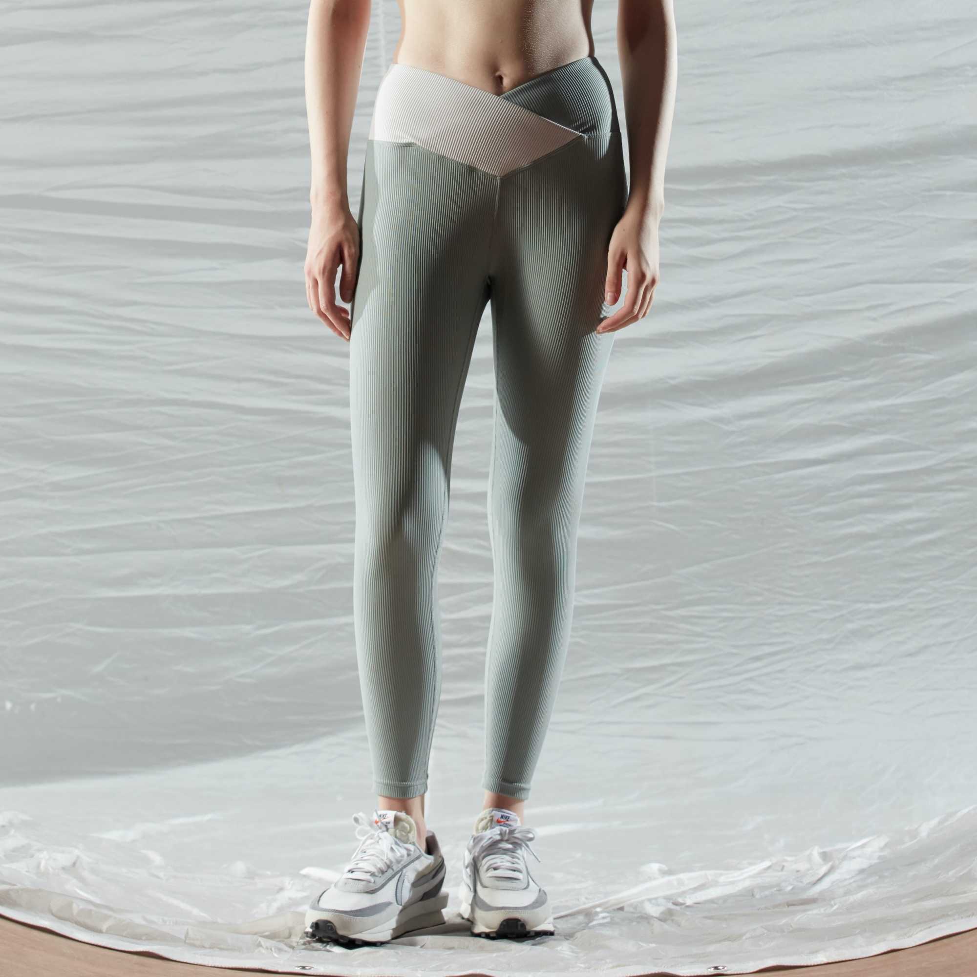 OTBxPARROT Capsule V-Line Legging in Sage