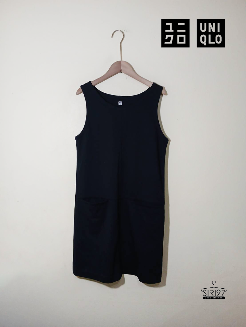 เดรสกระโปรงทำงานคอกลมกล้าม Uniqlo สีดำ มีซับด้านใน สภาพ85%