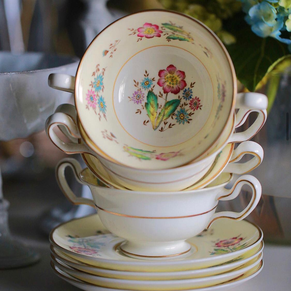 ชุดถ้วยซุปพร้อมจานรอง Wedgwood Harewood Soup Coup