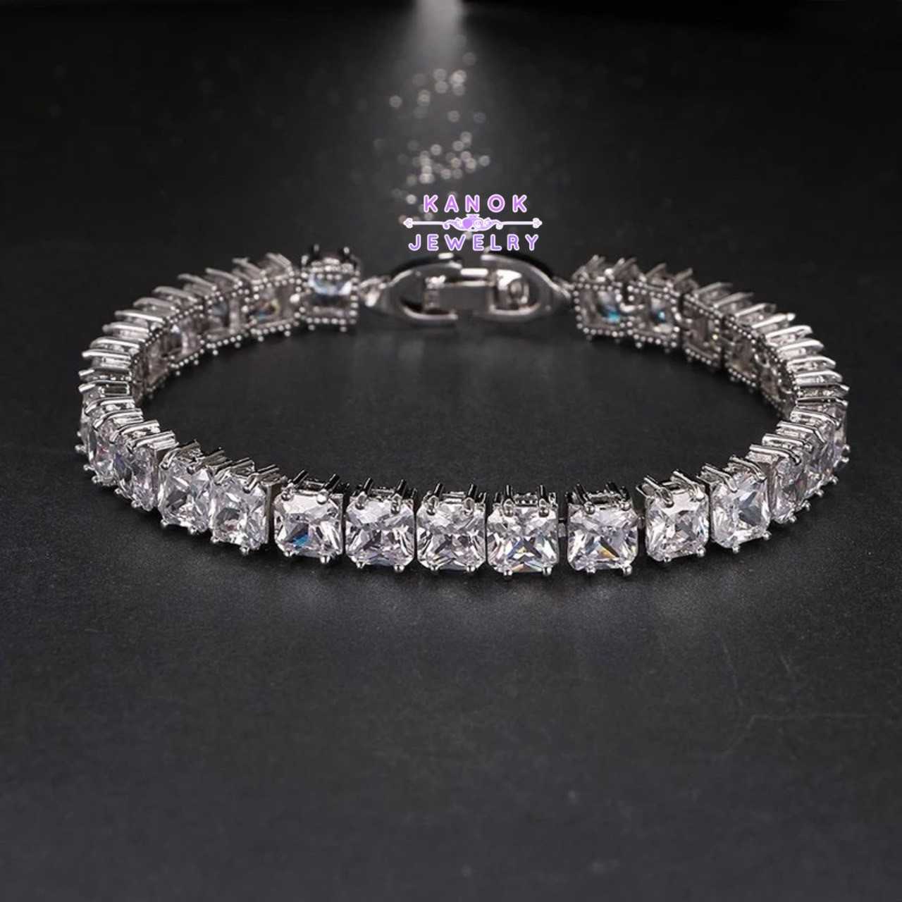 Kanok Jewelry /สร้อยข้อมือประดับเพชรสังเคราะห์ CZ  / จัดส่งฟรี EMS /B019