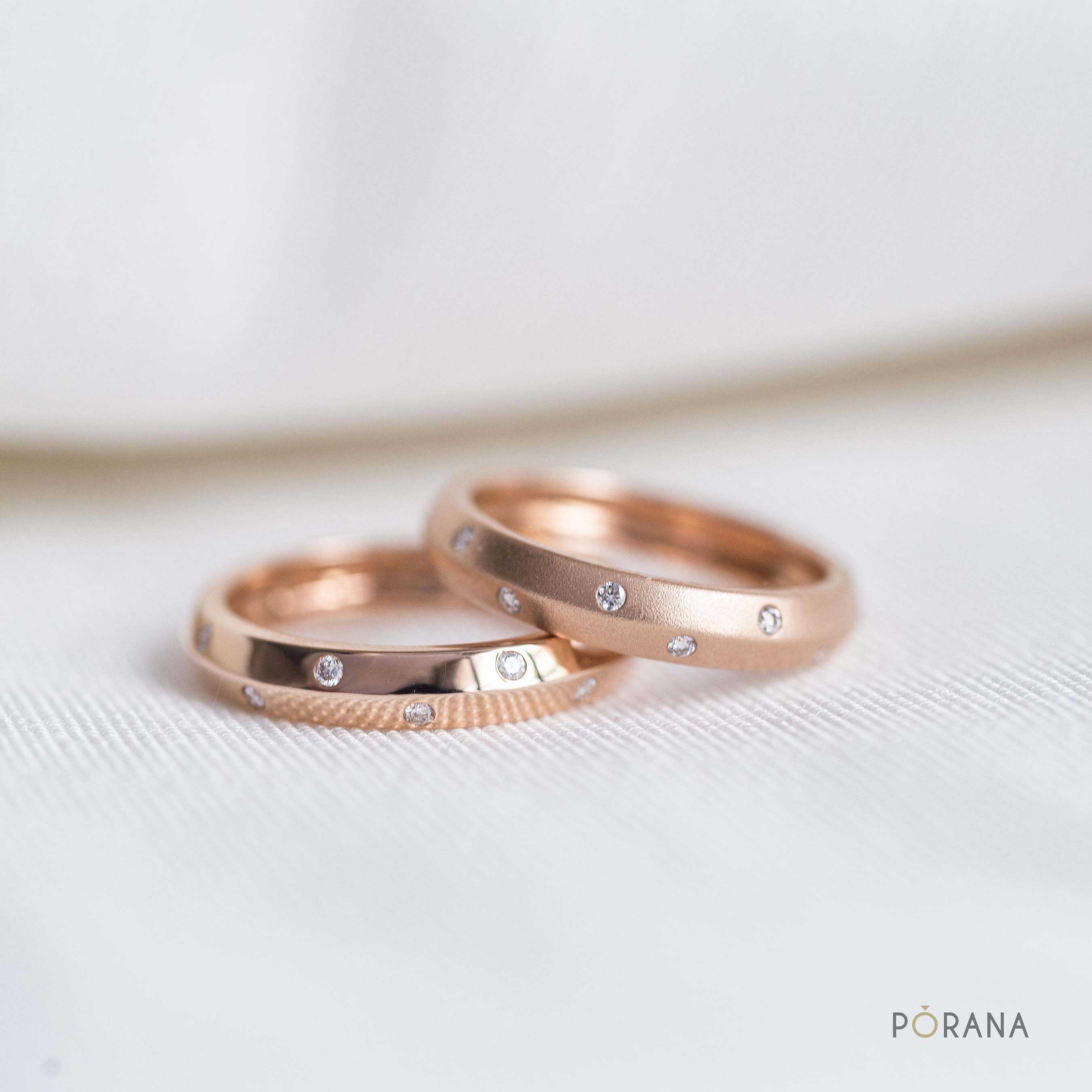 Polka dot diamond band ring with knife edge shape แหวนเพชรลายจุด polka dot R0039