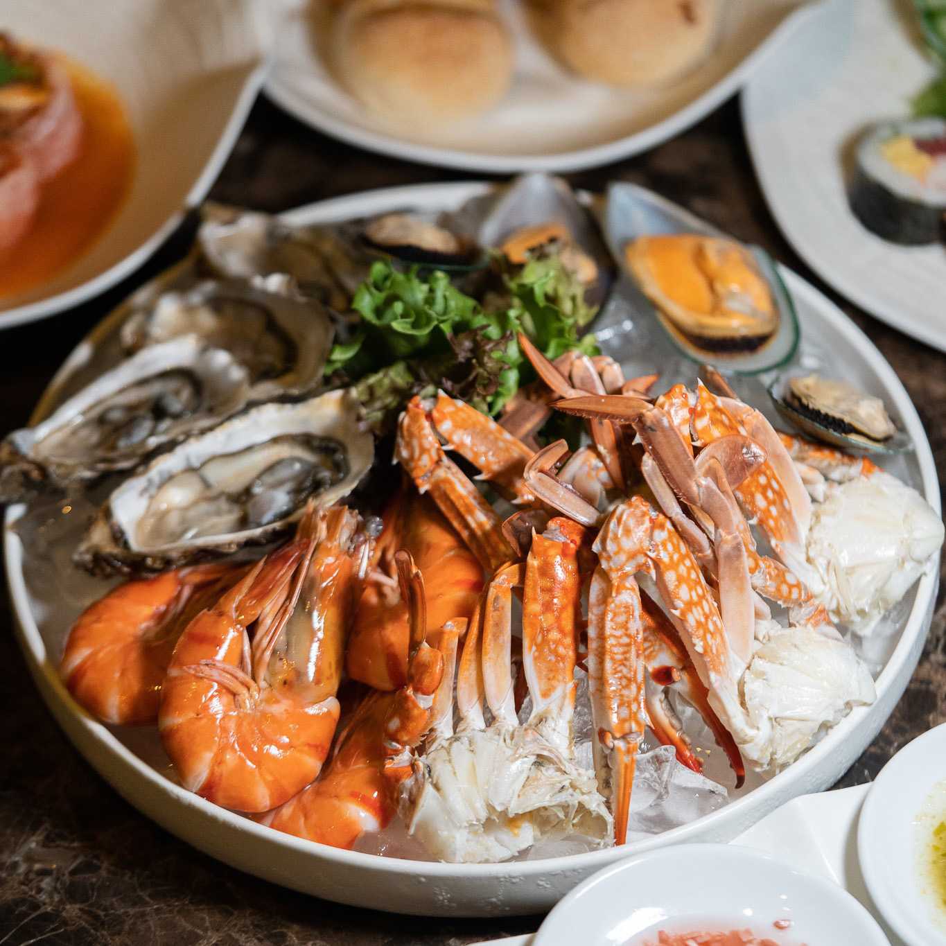 บัตรทานอาหาร Dinner Buffet ห้องอาหาร Red Oven รร So Bangkok กรุงเทพ สำหรับ 2 ท่าน