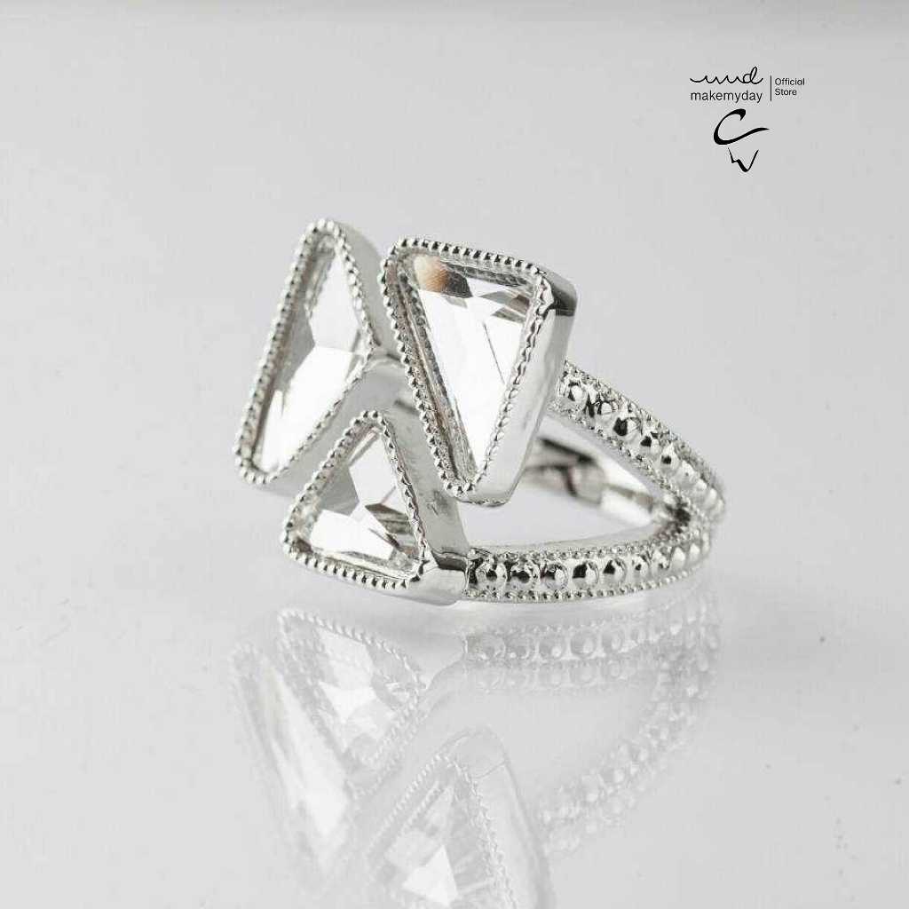 Crystalwork แหวนแฟชั่นทรงสามเหลี่ยม คริสตัลสี white crystal