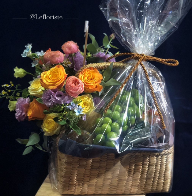 กระเช้าผลไม้ ของขวัญ Elegant Grace 11