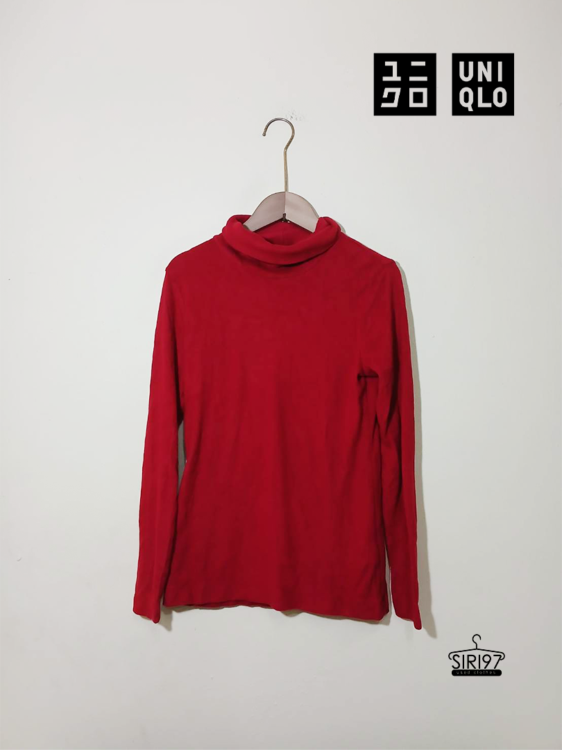 เสื้อคอเต่าแขนยาว ไหมพรมนุ่ม Uniqlo สีส้ม สภาพ90%