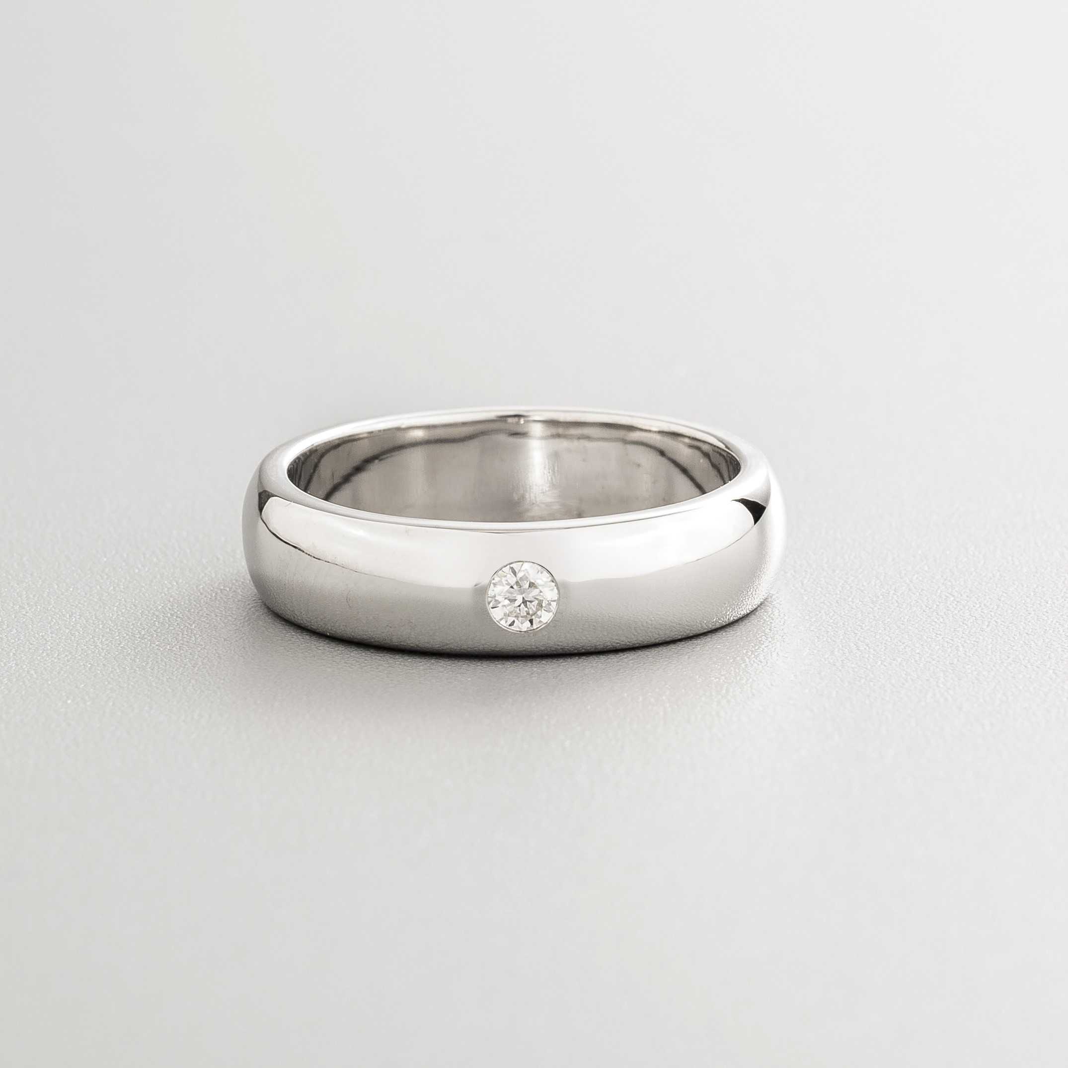 Moissanite Diamond Rounded Band Ring